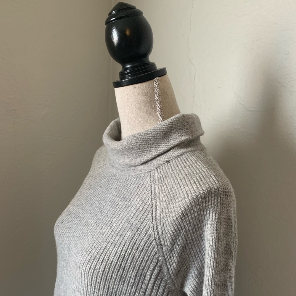 VINCE side zip cowl neck gray sweater size S - Picture 5 of 11
